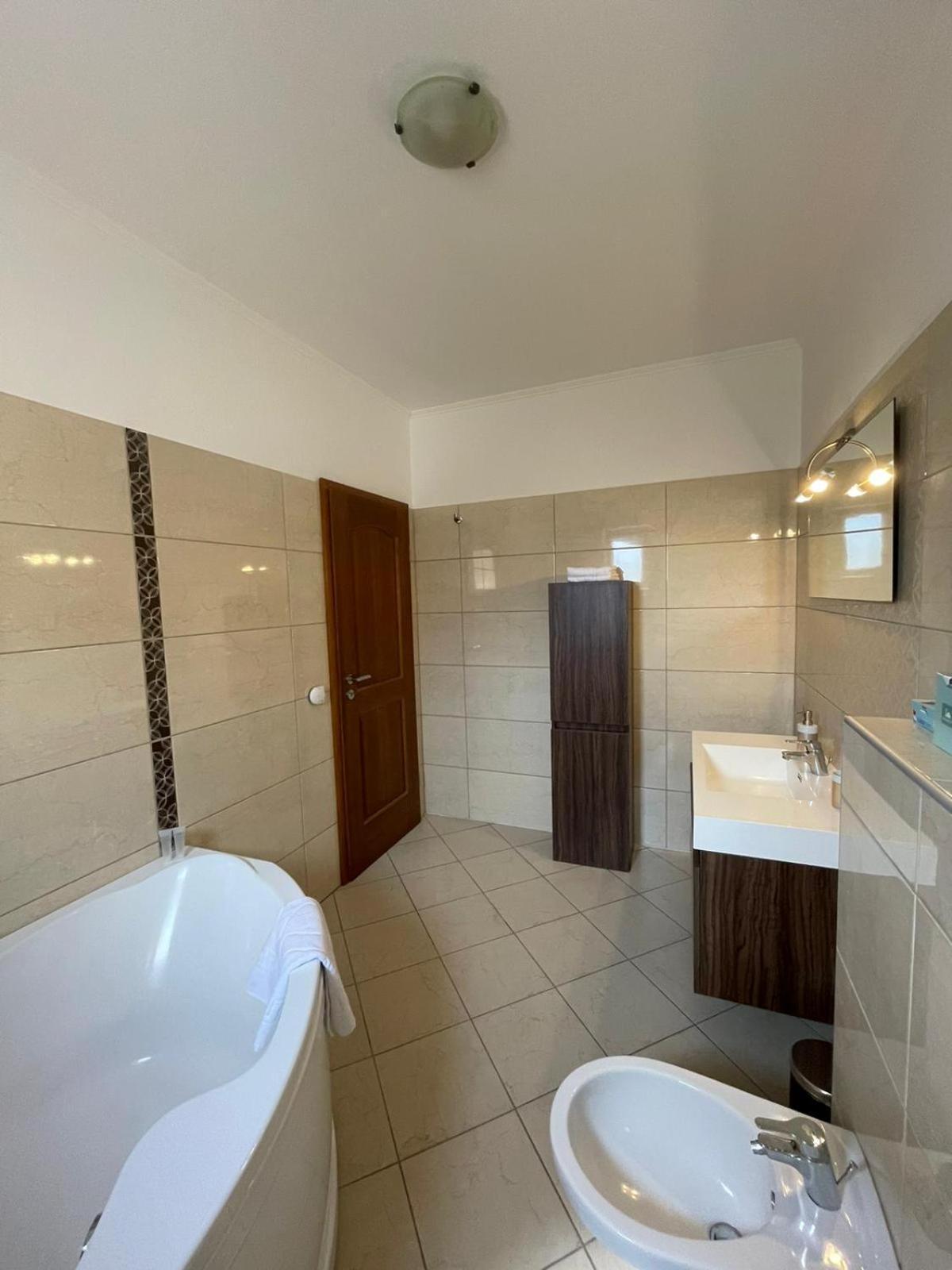 Apartment In The Villa Northern Dreams #1 Parking Included In Price Timişoara Exterior foto